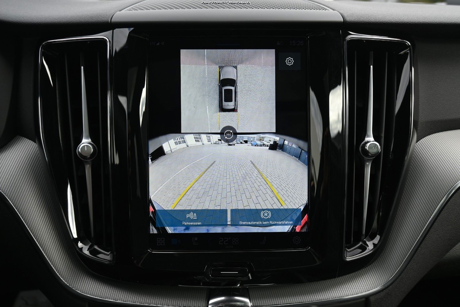 Fahrzeugabbildung Volvo XC60 B4 D Plus Dark*STDHZG*PANO*360°*ACC
