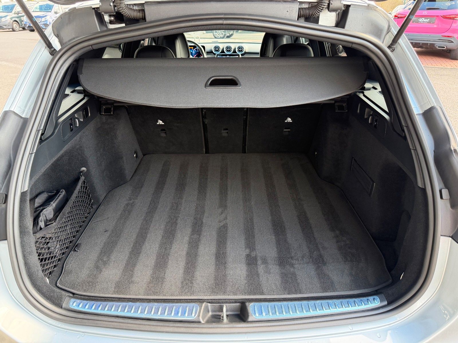 Fahrzeugabbildung Mercedes-Benz C 220d T 4M Avantgarde+Distr+AHK+Memory+360+uvm.