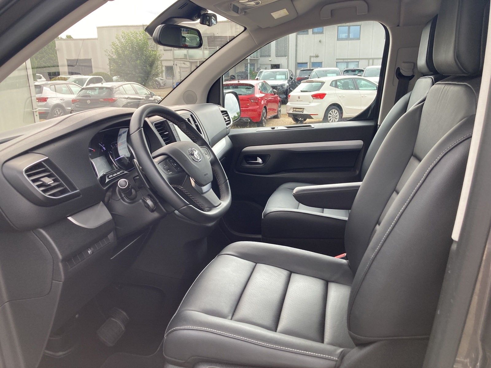 TOYOTA Proace Verso 2.0 D-4D L1 Team D AUTOMATIK / LEDE - Image 7