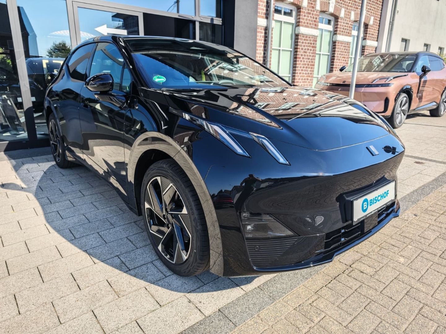 Lynk & Co 02