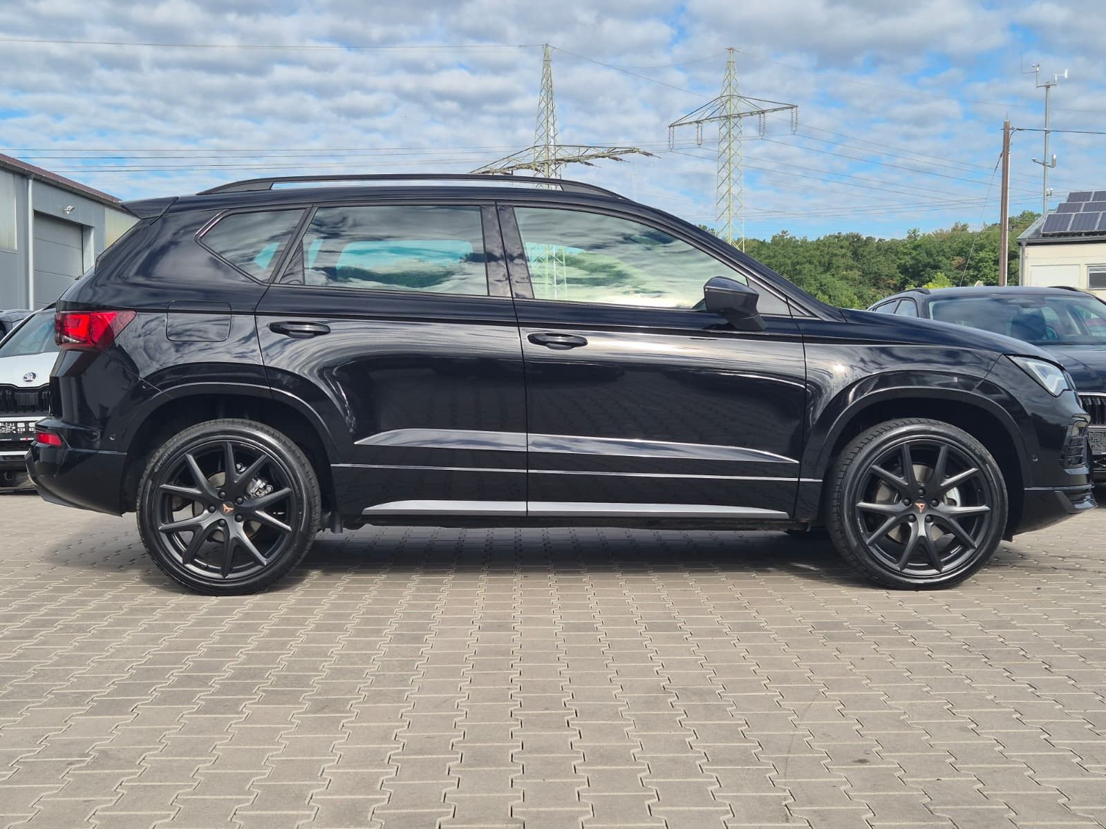Fahrzeugabbildung CUPRA Ateca 1.5 TSI DSG PANO*DINAMICA*ACC*KAM*AHK*19"