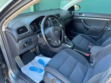 Volkswagen Golf - 8