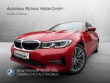 BMW 330i xDrive Limousine - rote BMW 330