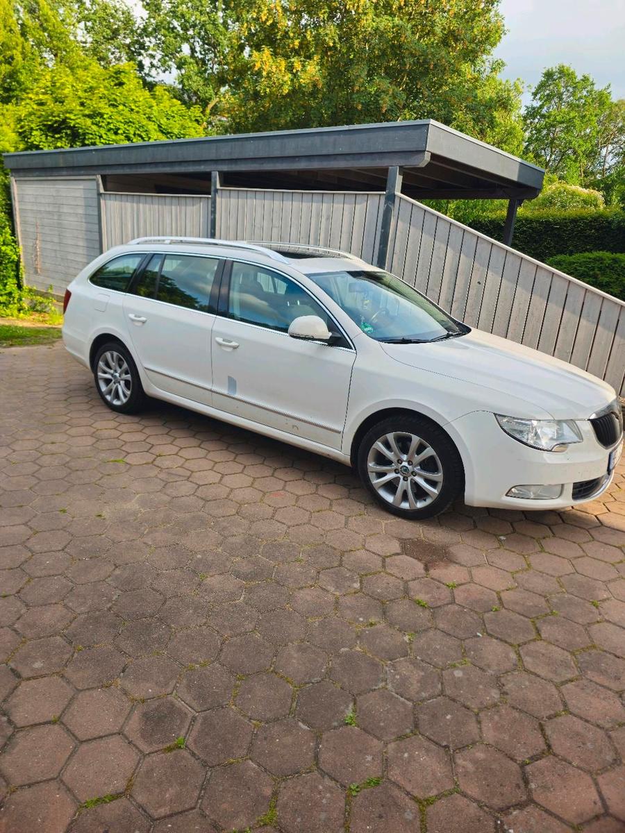Skoda Superb 2012 — engine 190 HP (140kW)