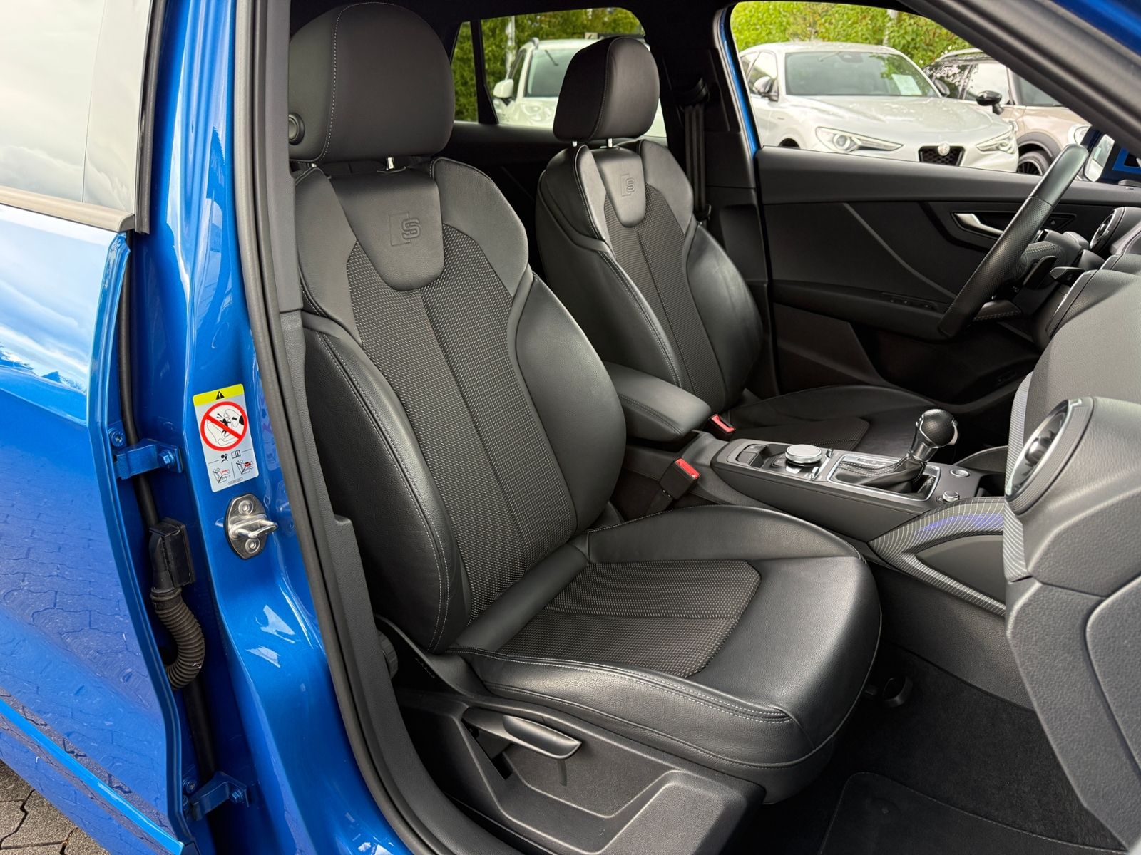 Fahrzeugabbildung Audi Q2 sport S line 35 TFSI KAM LED 19" Virtual
