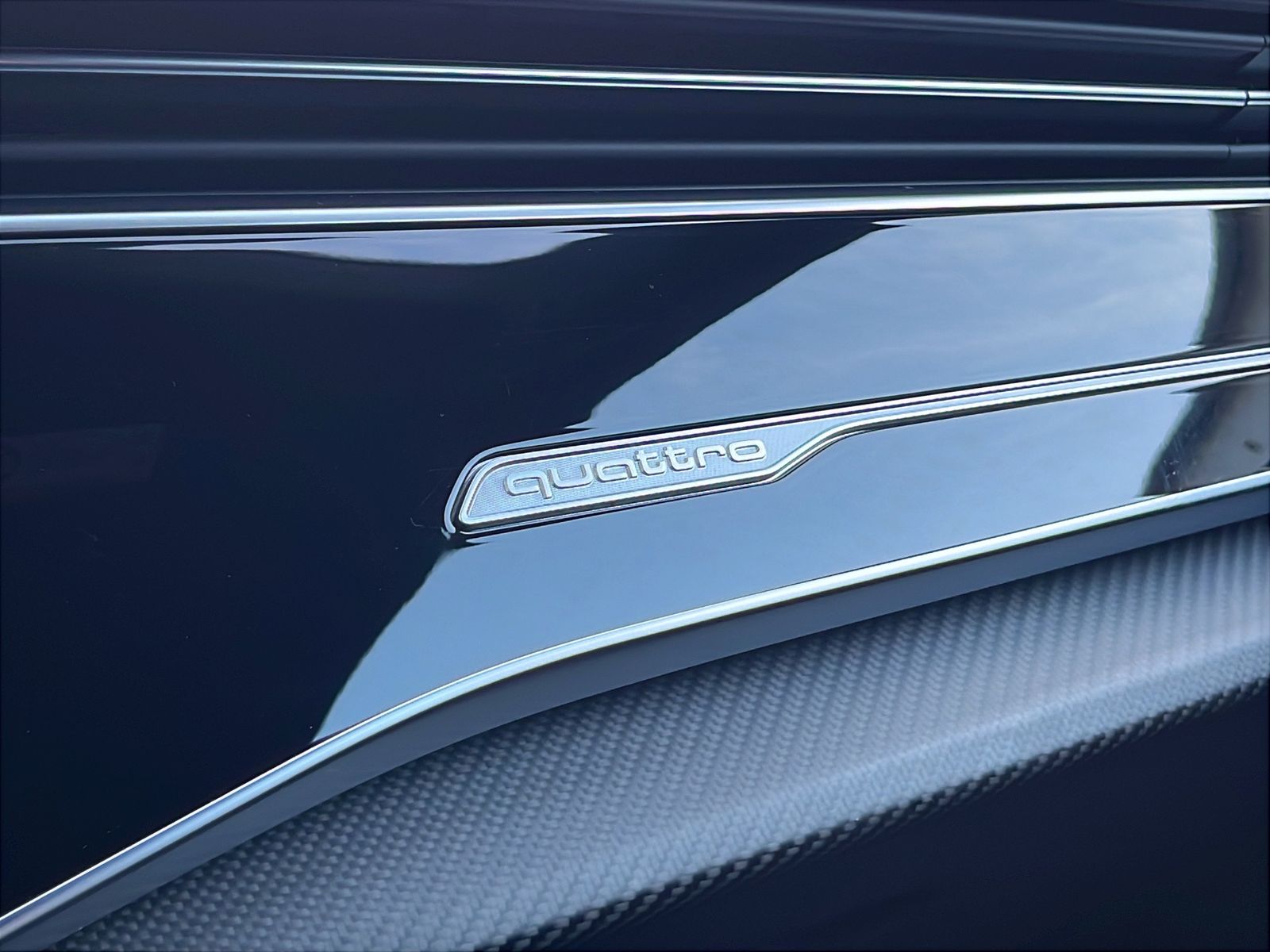 Fahrzeugabbildung Audi RSQ8 4.0 TFSI quattro*Keramik*HUD*23"*Stdhzg**