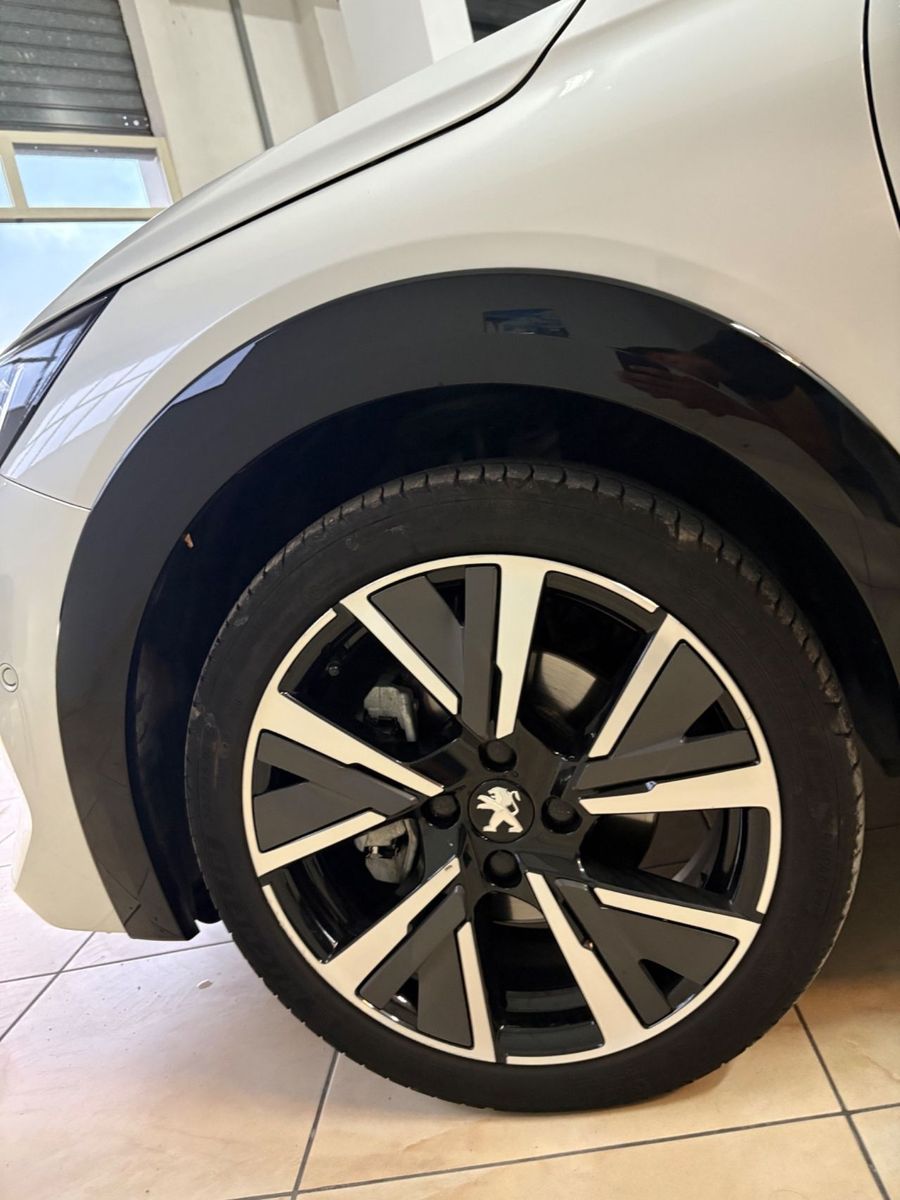 Peugeot 208 BlueHDi 100 Stop&Start 5 porte GT imagem 3