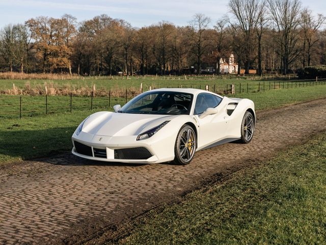 Ferrari 488 GTB 3.9 HELE, Daytona, Carbon, JBL New Ferra