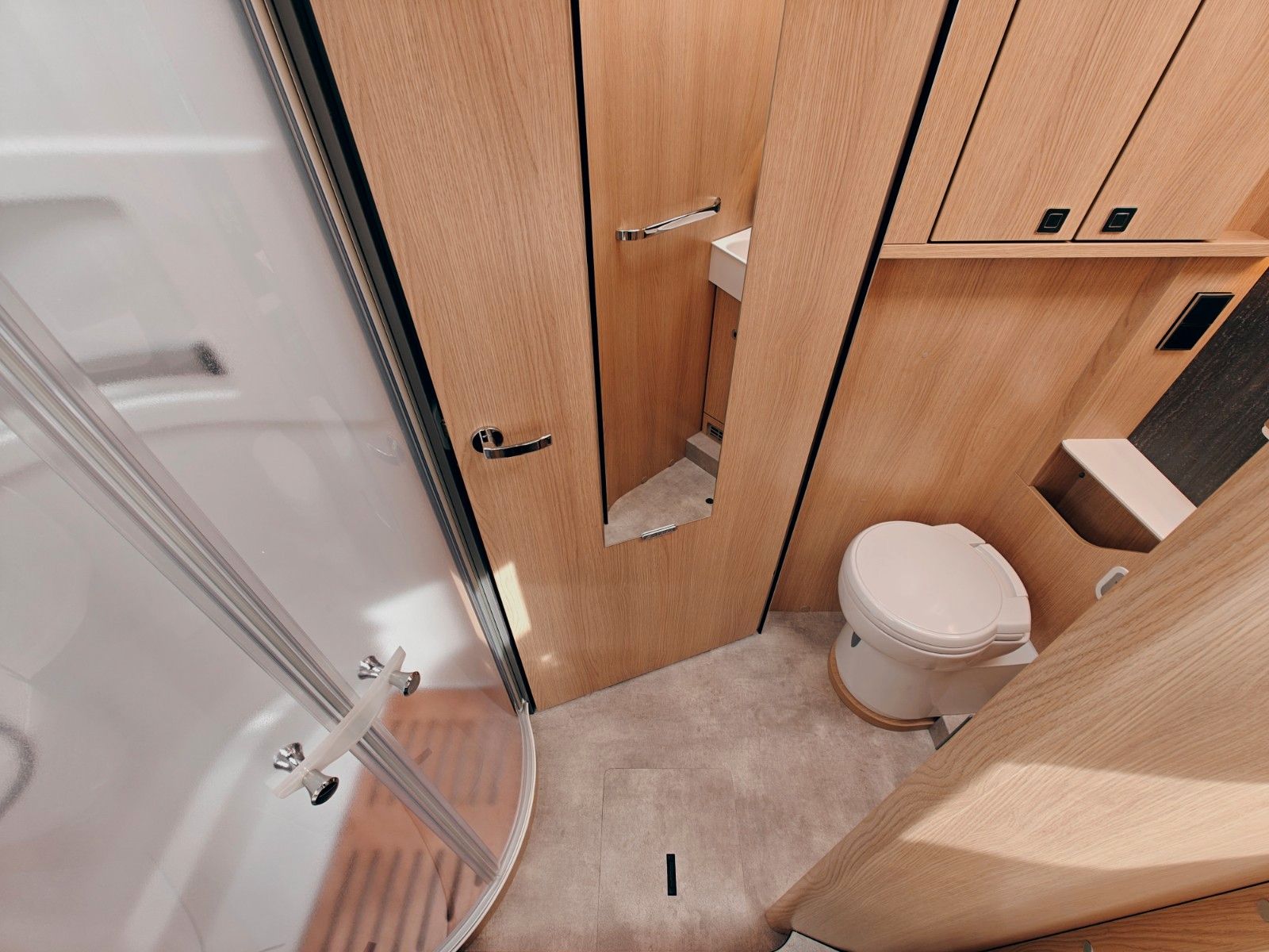 Fahrzeugabbildung HYMER / ERIBA / HYMERCAR B-KLASSE ML I 790 BLACKLINE