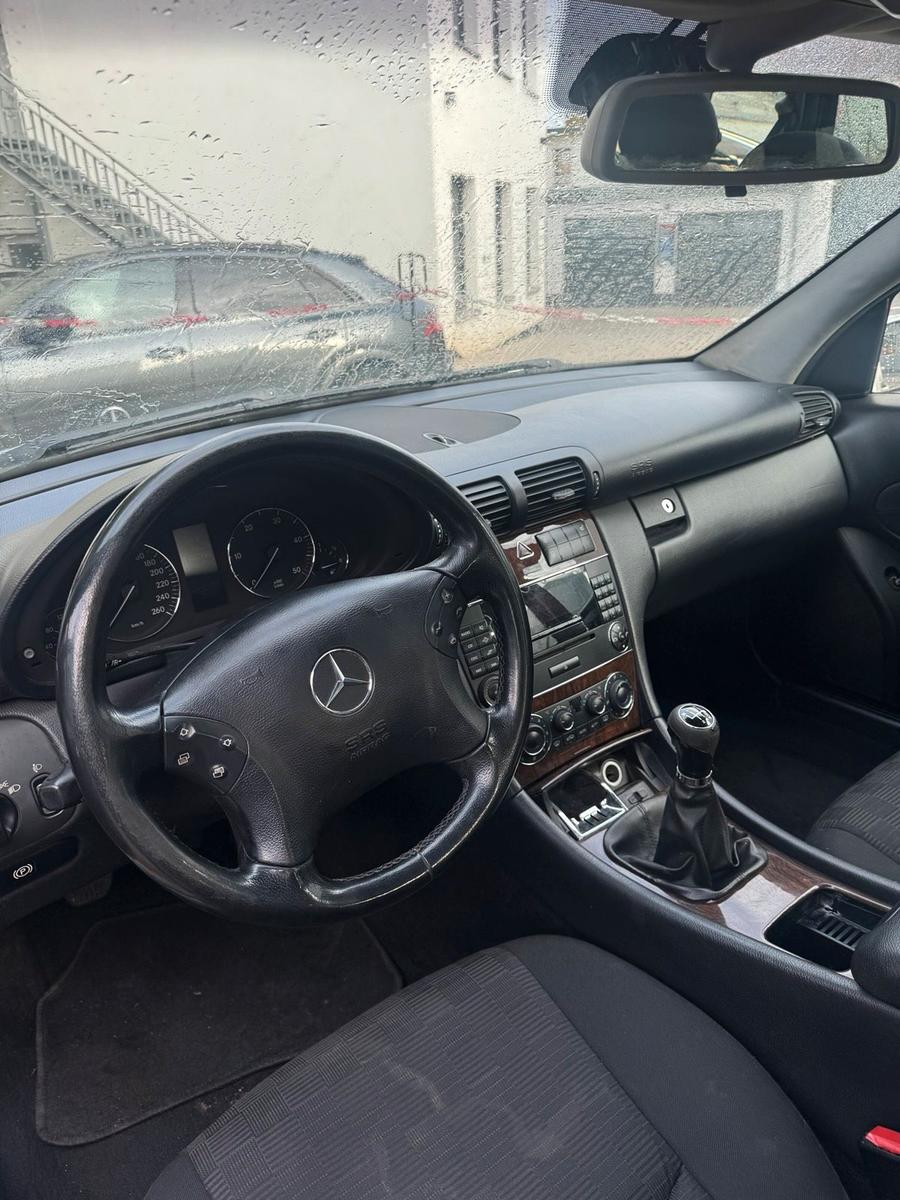 Mercedes-Benz C200 2005 — photo 5