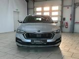 Skoda Octavia 1.5 TSI DSG Combi Clever AHK Navi Kamera - Skoda Octavia Clever mit Benzin-Antrieb