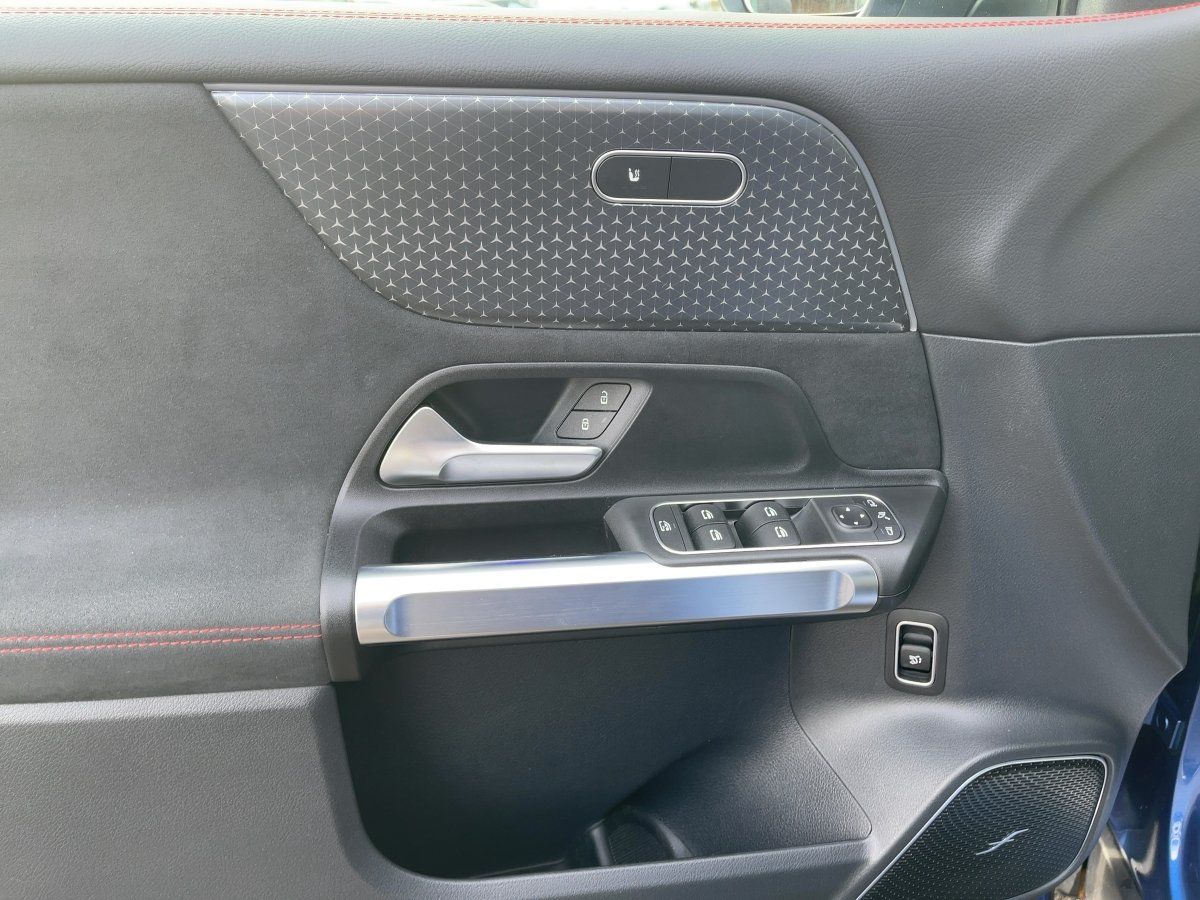 Fahrzeugabbildung Mercedes-Benz GLB 200 d AMG/Night/Kamera/AHK/19''