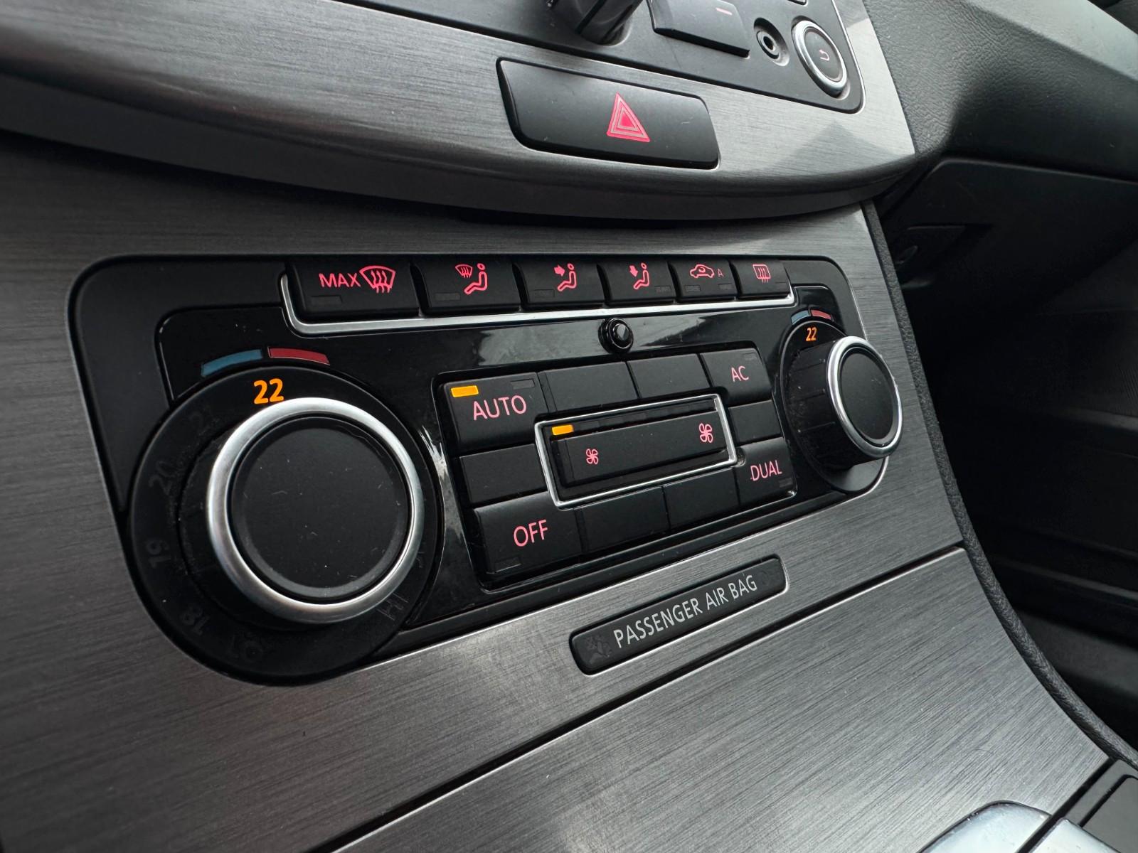 Volkswagen Passat 2011 — photo 16