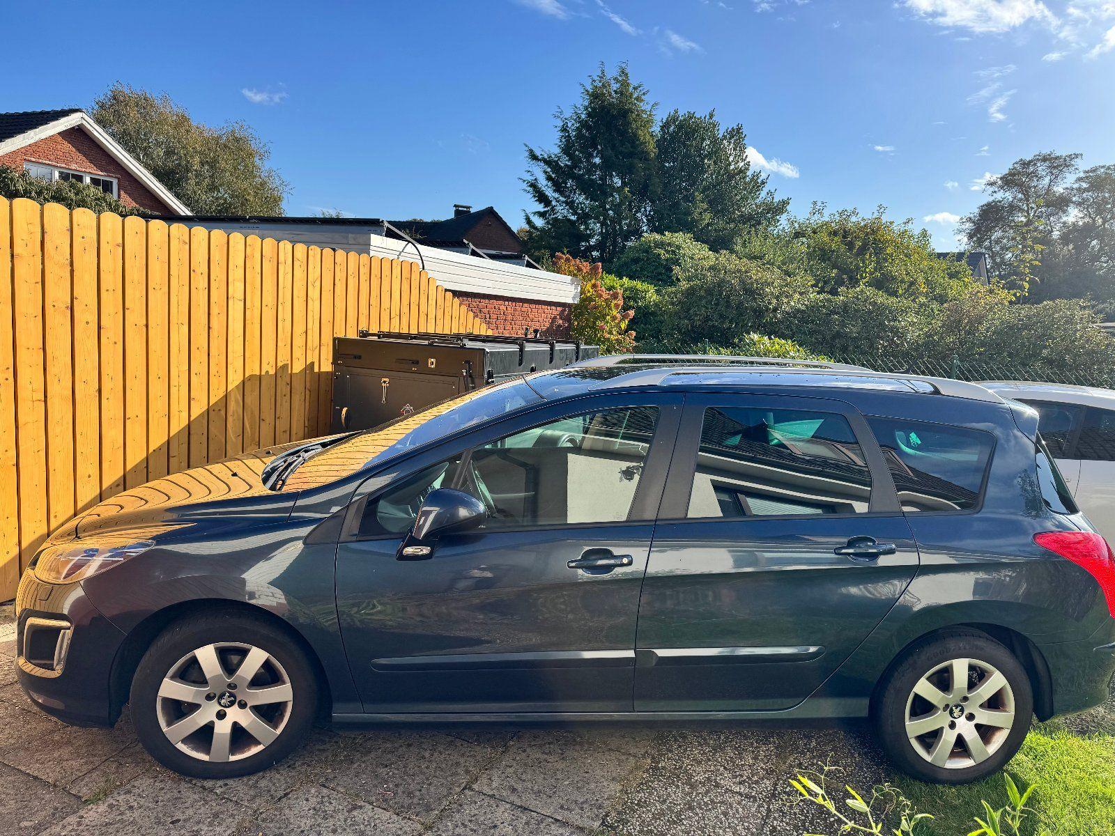 Peugeot 308 2012 — rear view