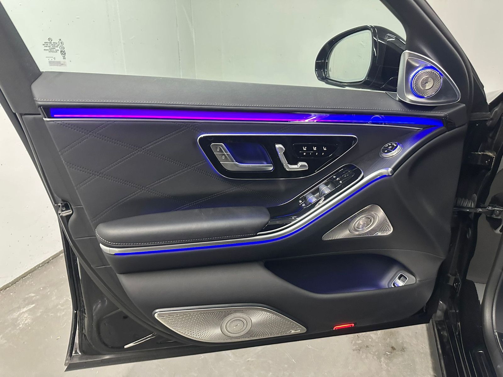 Fahrzeugabbildung Mercedes-Benz S 680 Maybach 4 matic *PANO*BURMESTER 4D*