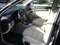 Fahrzeugabbildung Superb Elegance Navi Leder Memory Sitze Bi-Xenon