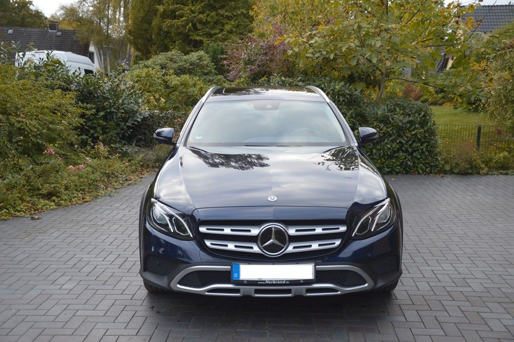 Image of Mercedes-Benz E 220