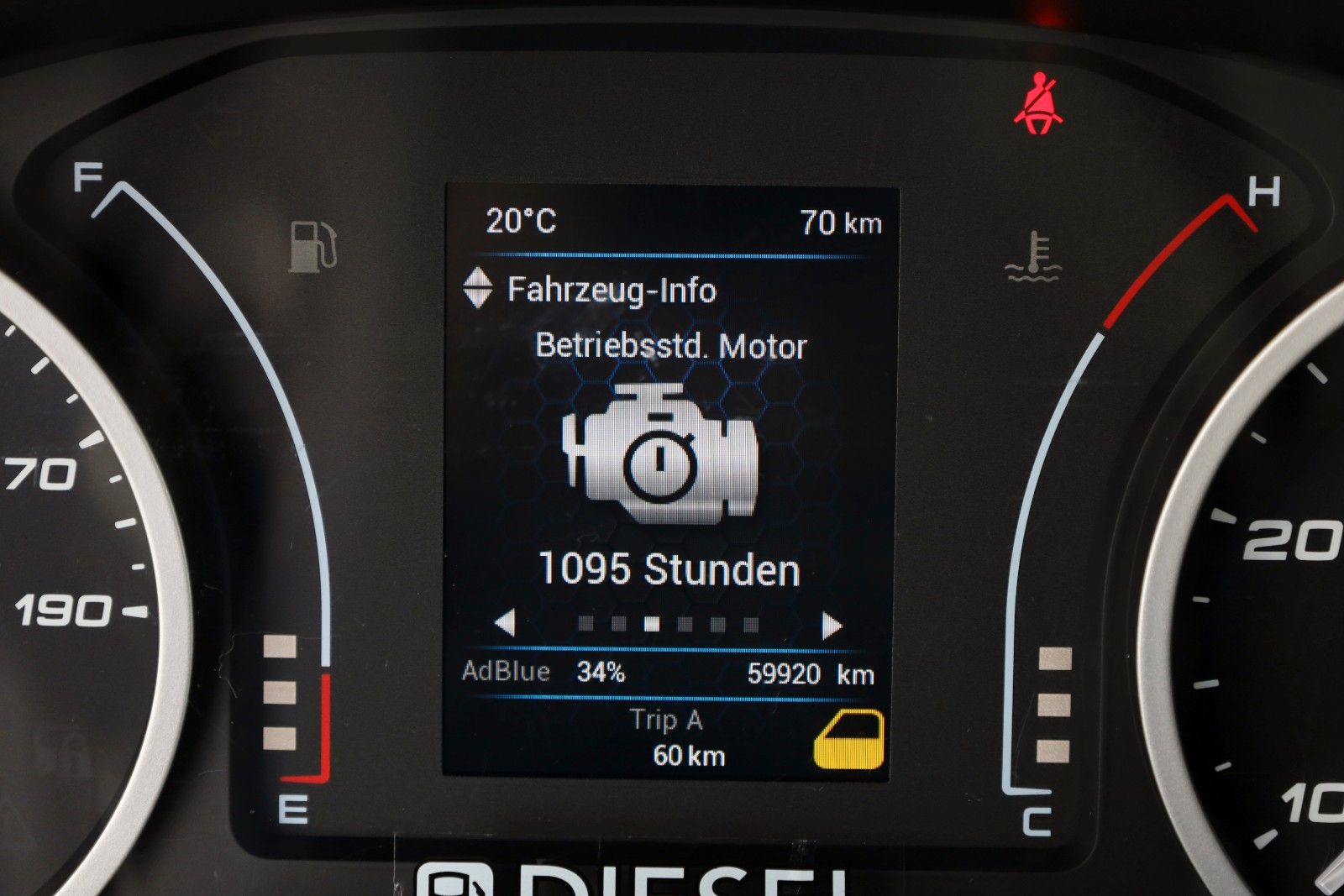 Fahrzeugabbildung Iveco Daily 35C16 ,Daily,KOFFER / LBW-6, Ladebordwand