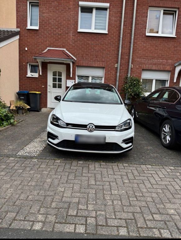 Image of Volkswagen Golf