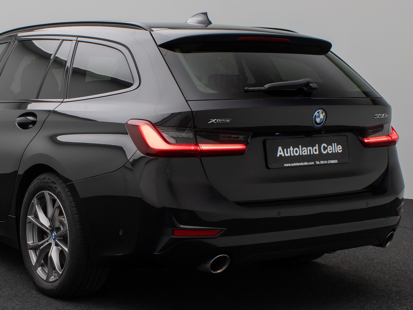 Fahrzeugabbildung BMW 330e xD Sport Line Kamera Laser HUD DAB HiFi AHK