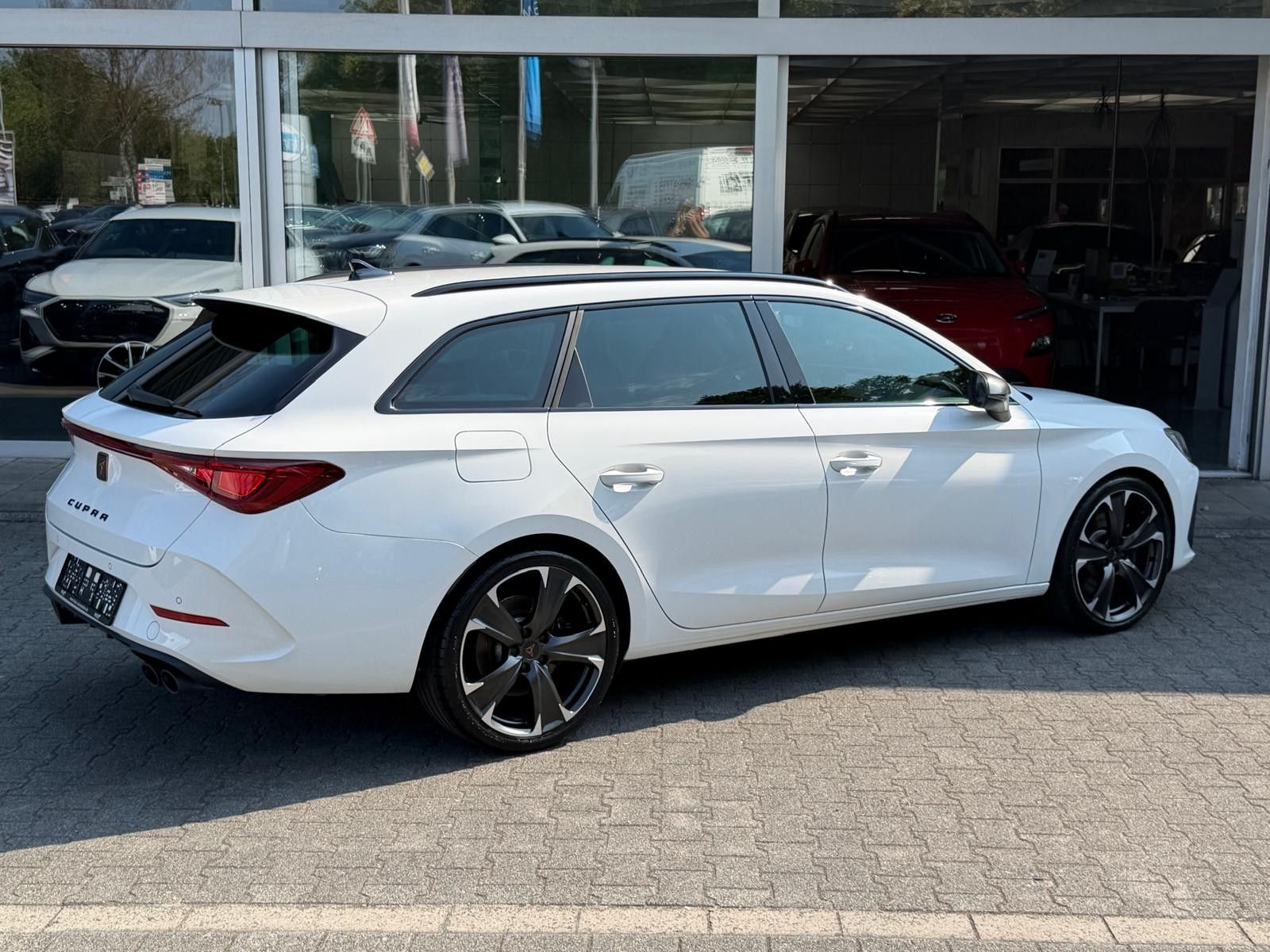 Fahrzeugabbildung CUPRA Leon VZ 2.0 TSI 4Drive >VIRTU+LED+NAVI+ACC+PDC+