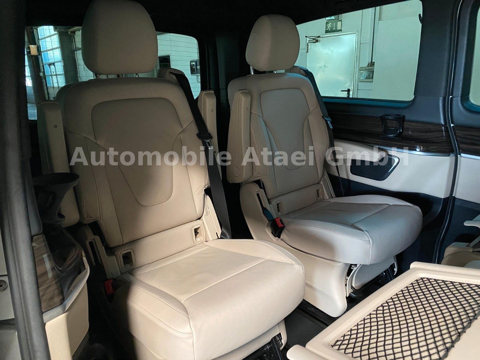 Fahrzeugabbildung Mercedes-Benz V 250d Lang *AMG-LINE* Avantgarde Edition Night