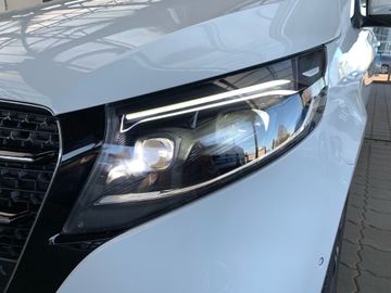 Mercedes V 220 - 2