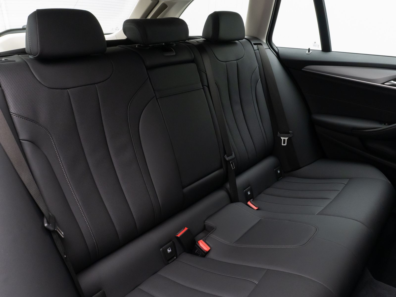 Fahrzeugabbildung BMW 520d Kamera DAB Leder 4xKlima AHK Alarm Sport