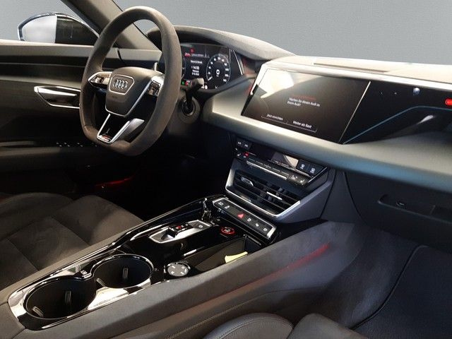 Fahrzeugabbildung Audi RS e-tron GT quattro PANO StdHz Matrix HuD 21"