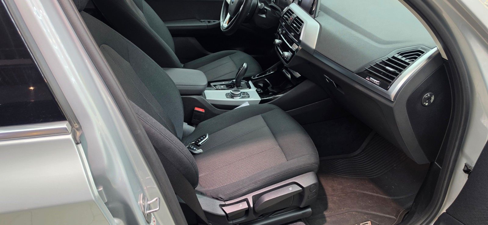 BMW X3 xDrive 20 d Advantage foto 11