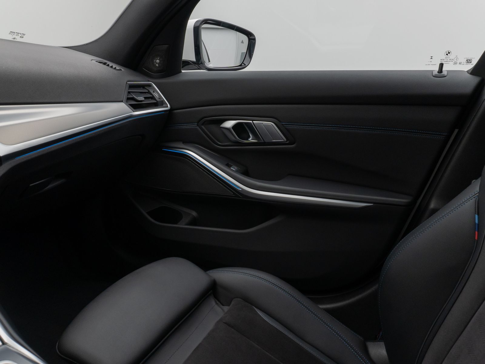 Fahrzeugabbildung BMW 320d xD M Sport Pro Kamera HUD DAB H/K AHK Komfo