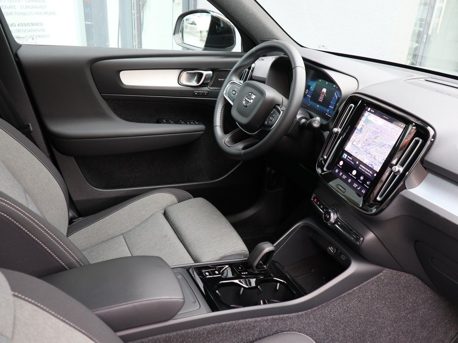 Volvo XC40 B3 Plus Dark NP:52.710,-//BUSINESS-PAK/PANO imagem 3