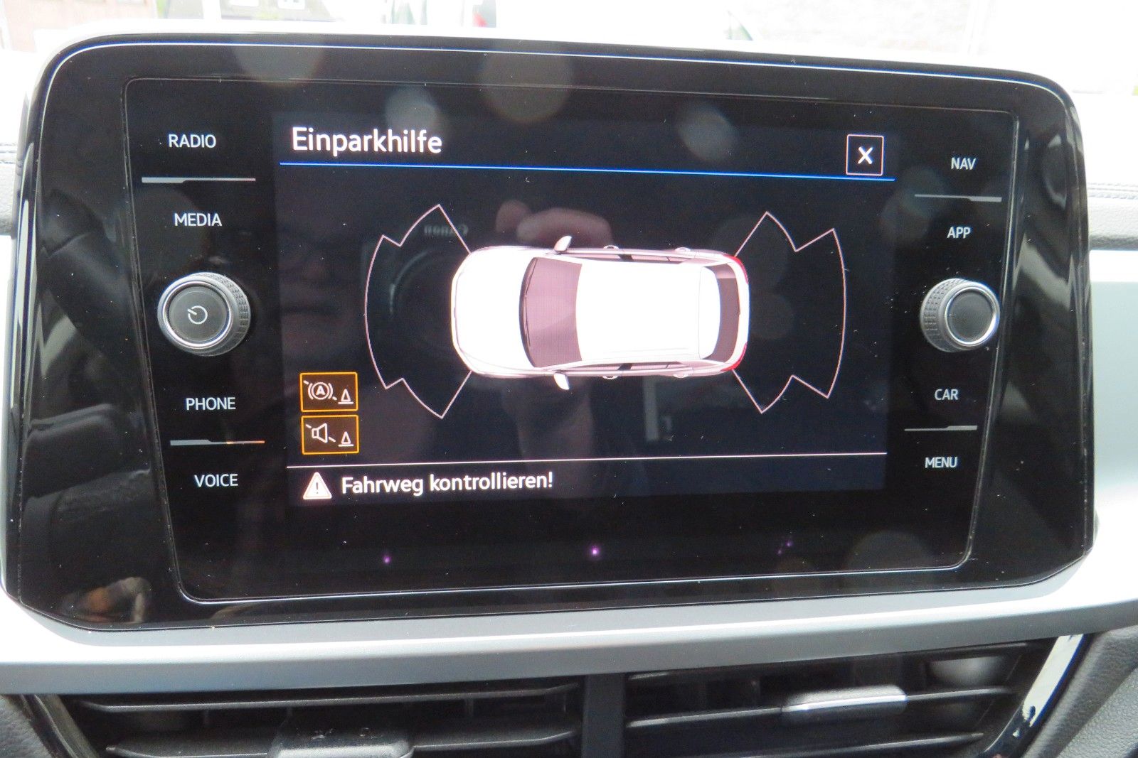 Fahrzeugabbildung Volkswagen T-Roc Life AHK ACC SITZH GJ NAVI APP 1.HD