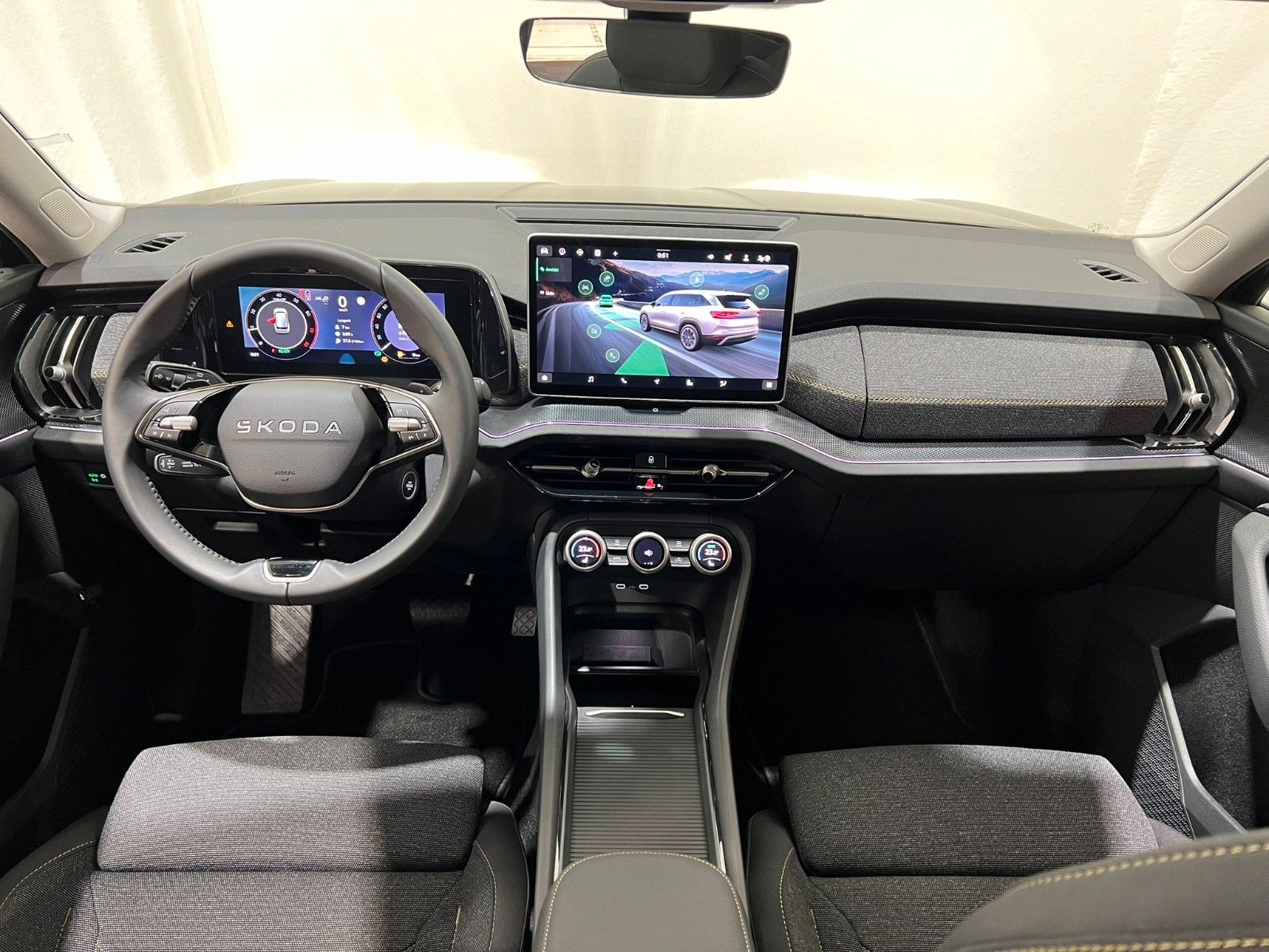 Fahrzeugabbildung SKODA Kodiaq 1.5 TSI DSG / Navi / ACC/ 7 Sitzer