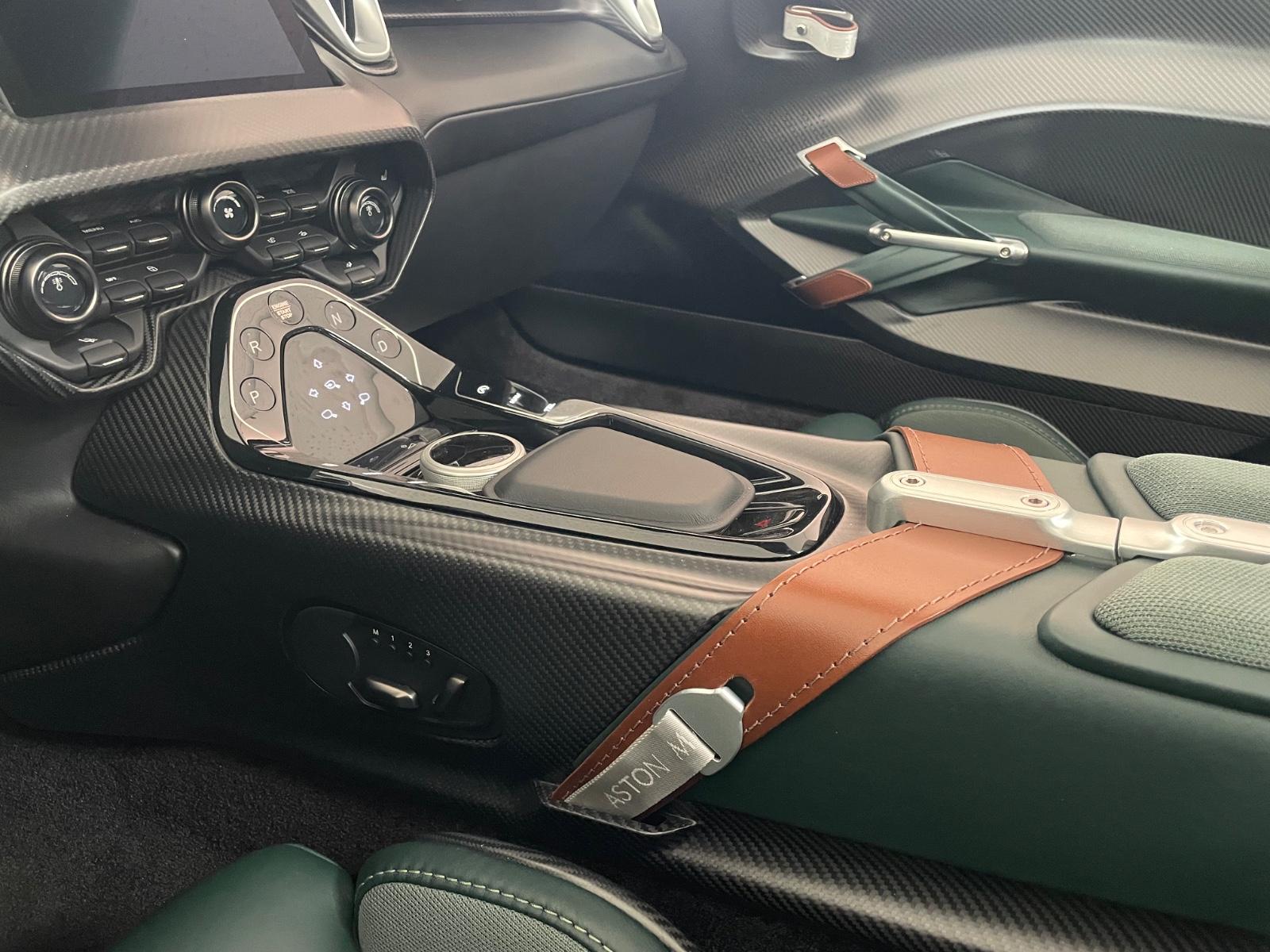 Aston Martin V12 Speedster  "1 OF 88"