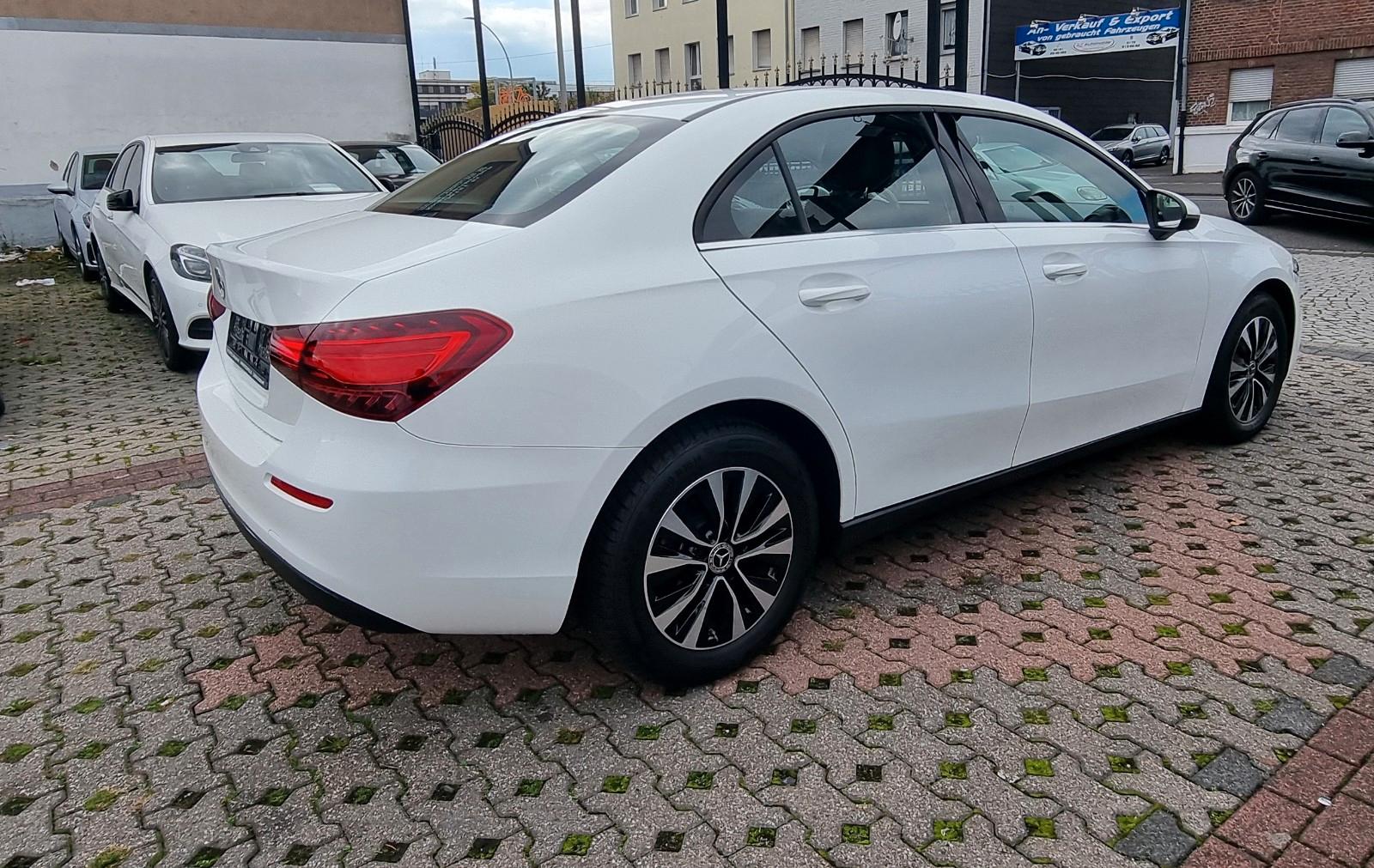 Mercedes-Benz A 180 Lim-48TKM-LEDER-KAMERA-GARANTIE-AUTOMATIK-
