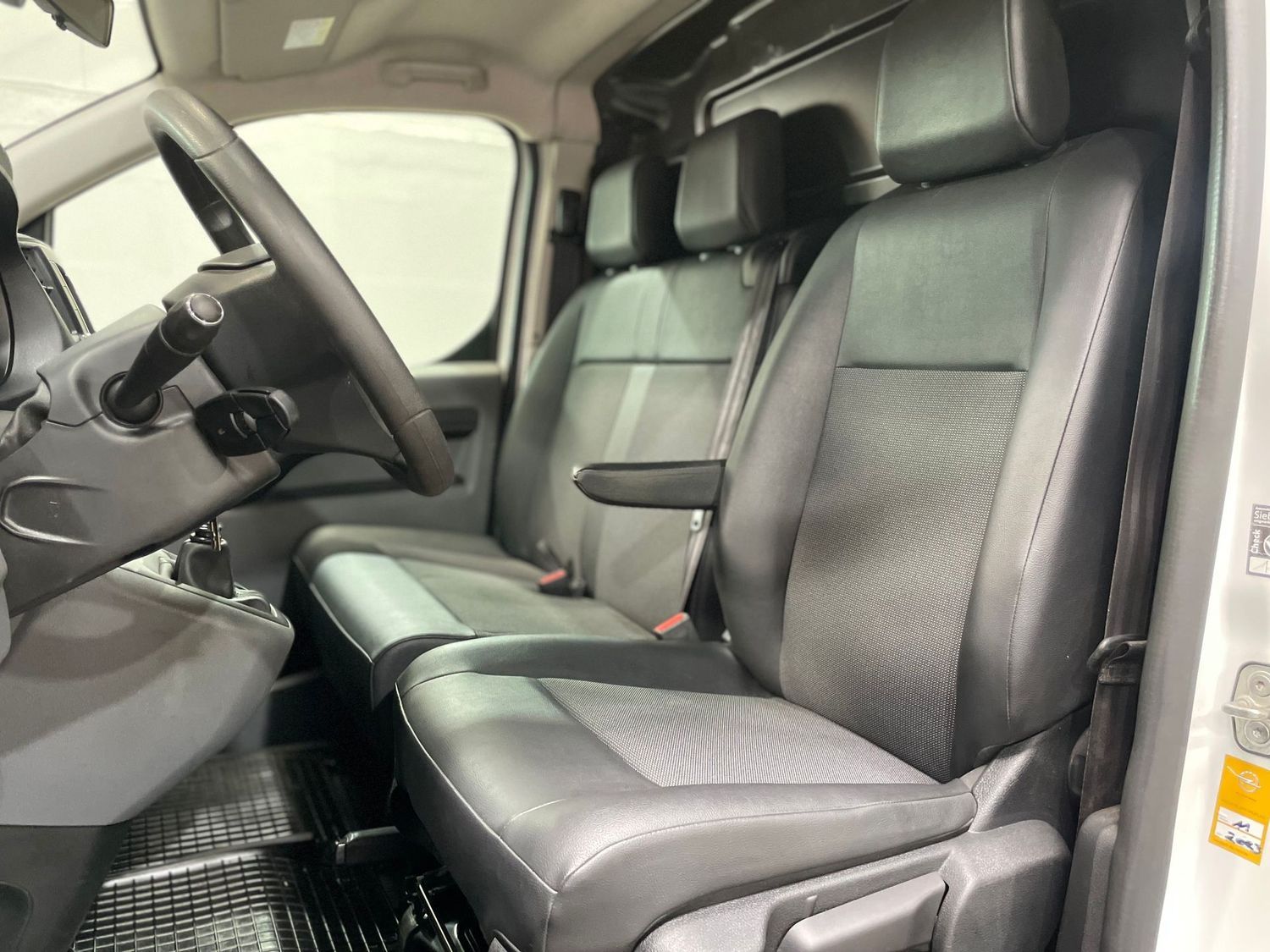 Fahrzeugabbildung Opel Vivaro Edition  L3 Sortimo#Kamera#CarPlay#Klima