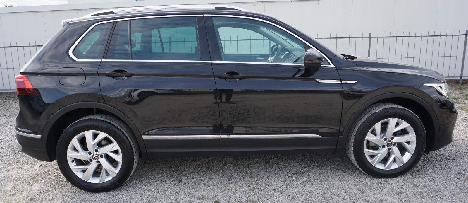 Fahrzeugabbildung Volkswagen Tiguan Elegance 4M, Kamera, Navi, AHK, IQ.Light
