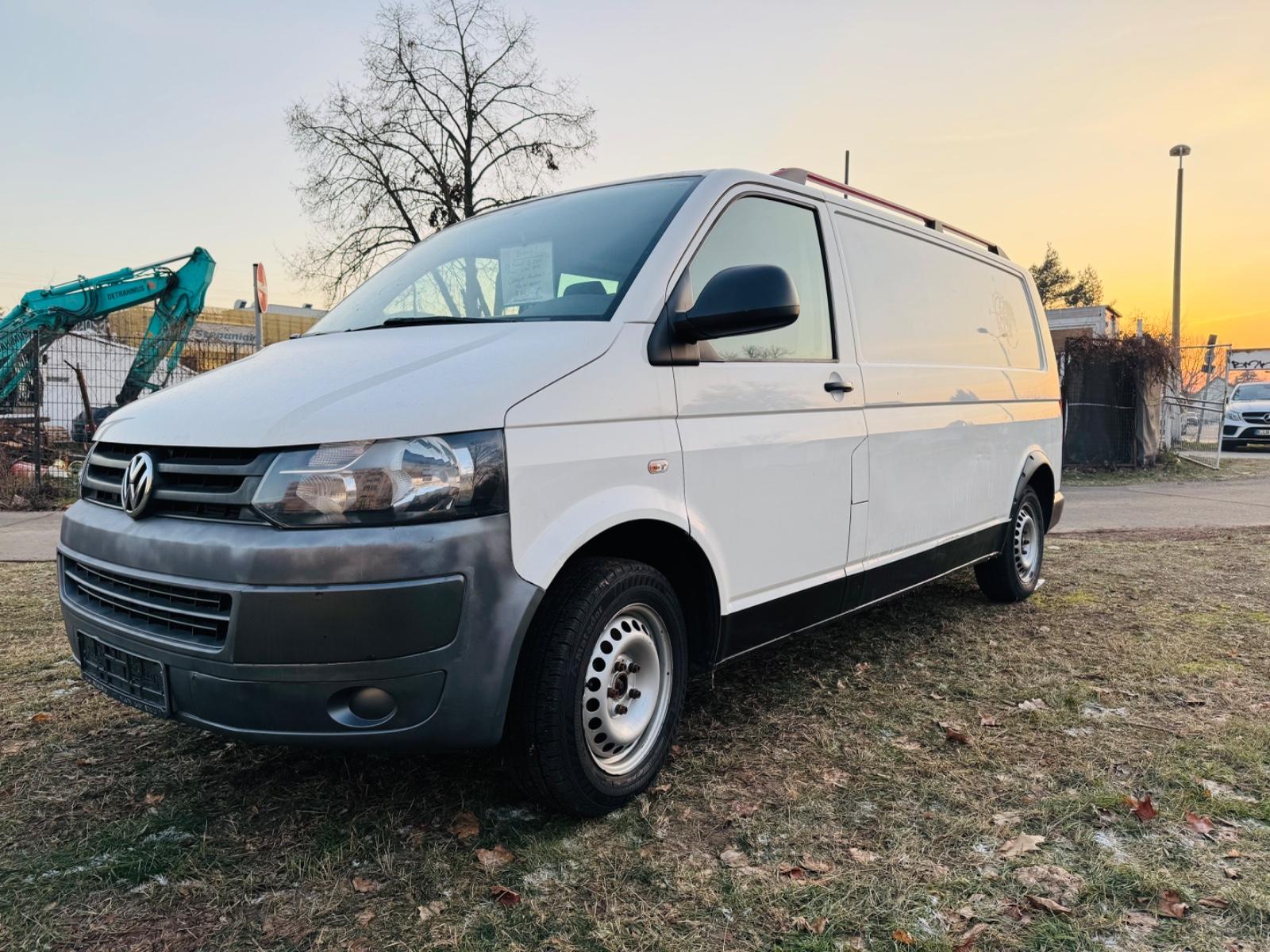 Volkswagen T5 VW 2.0,,Wohnmobilumbau,Tisch,Bett,WC,Waschb.
