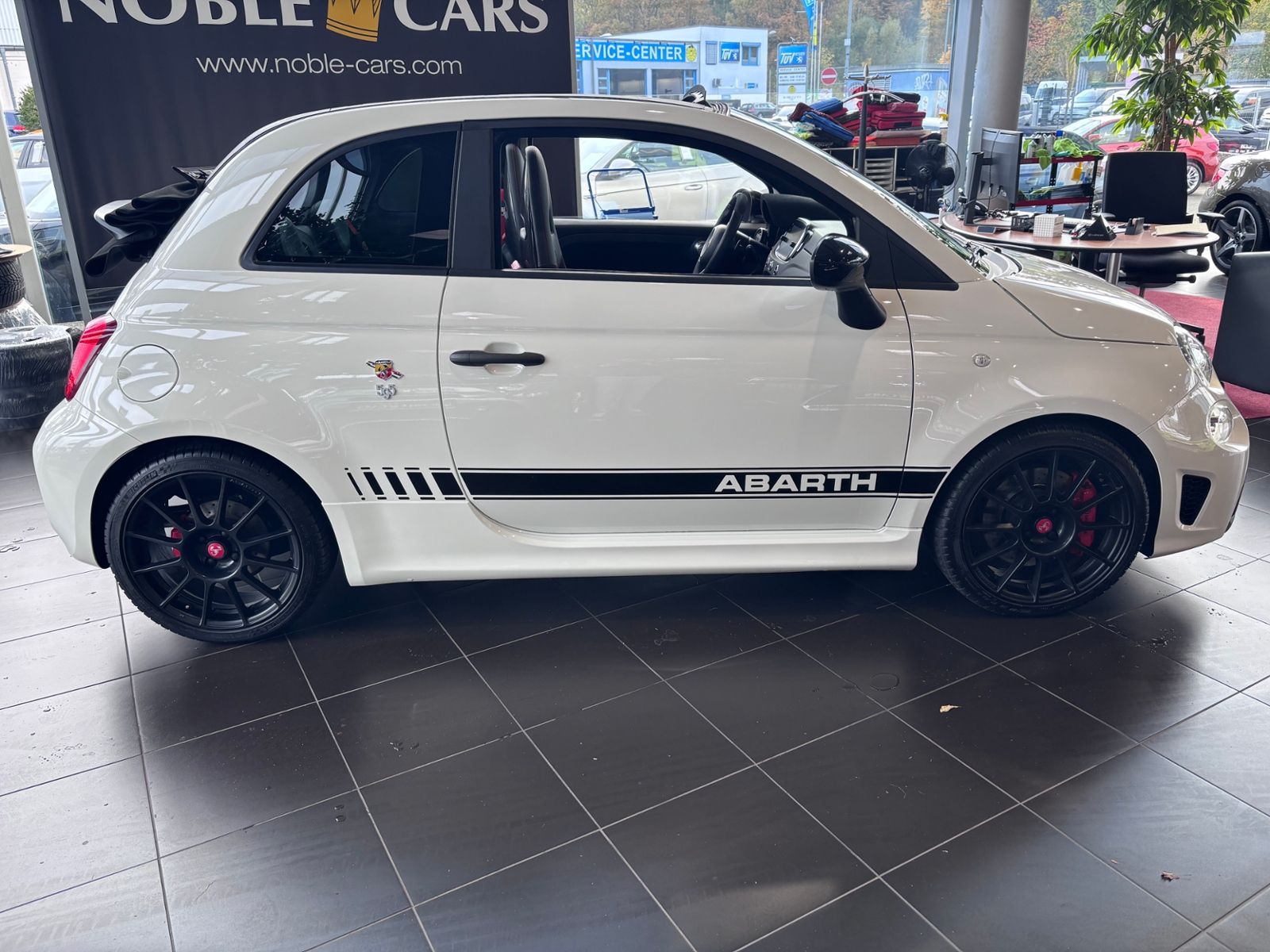 Fahrzeugabbildung Abarth 595 C esseesse BEATS XENON NAVI ALU