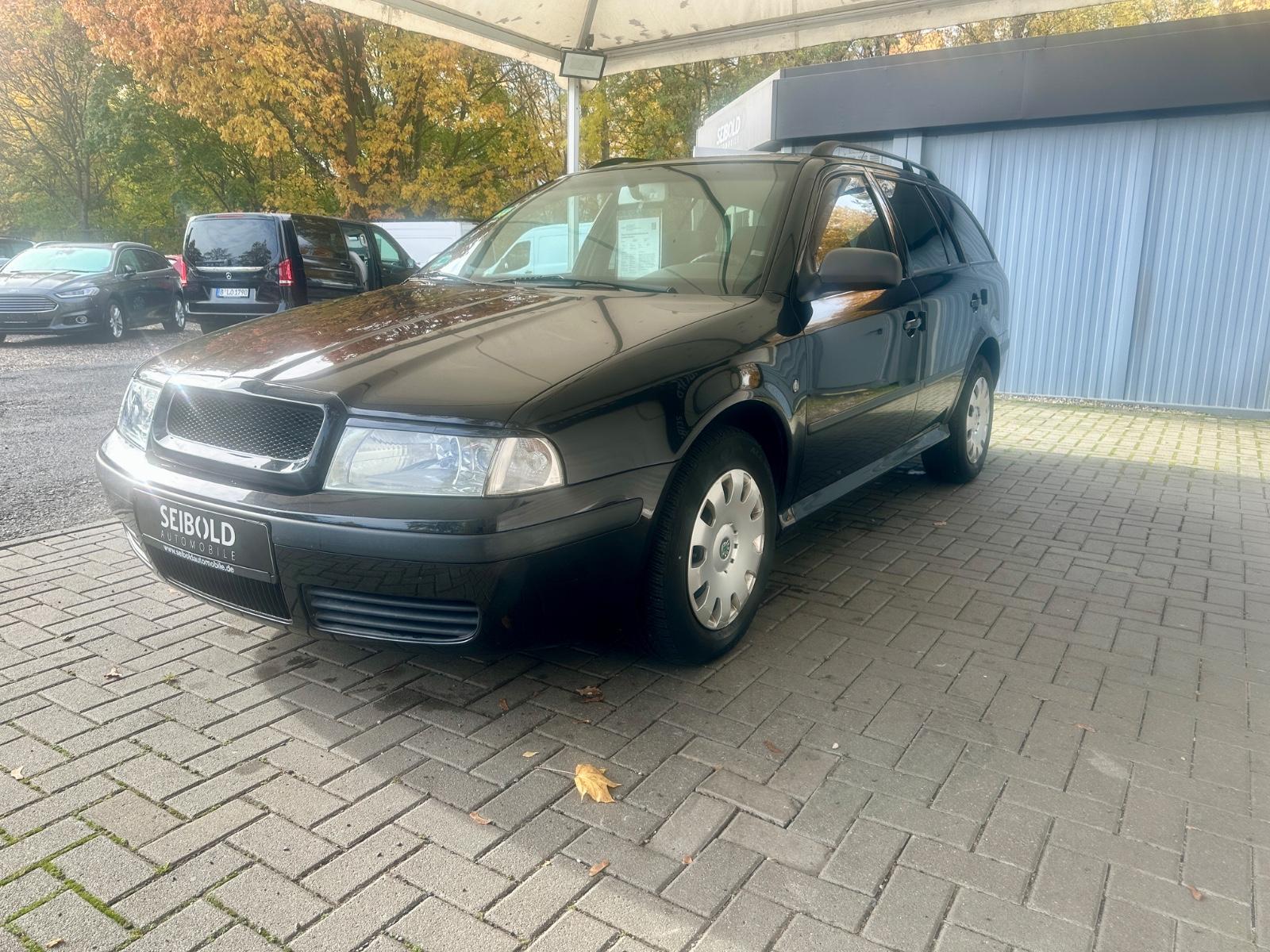 Skoda Octavia 2004 — салон