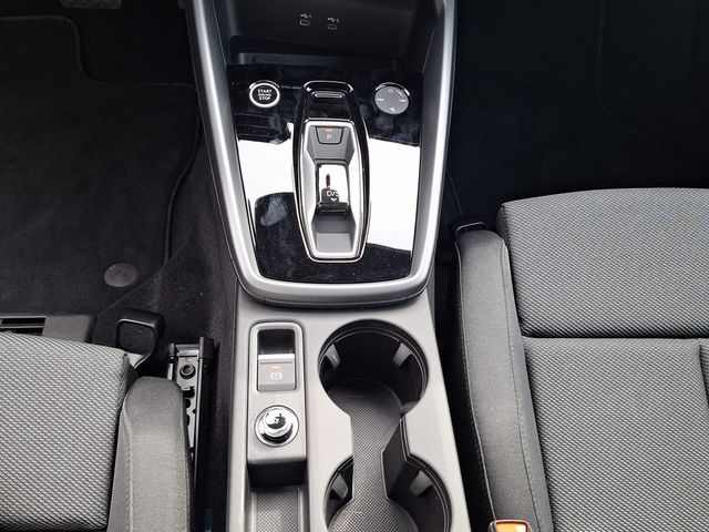 A3 Limousine S line TFSI S-tronic LED, AHK, App-