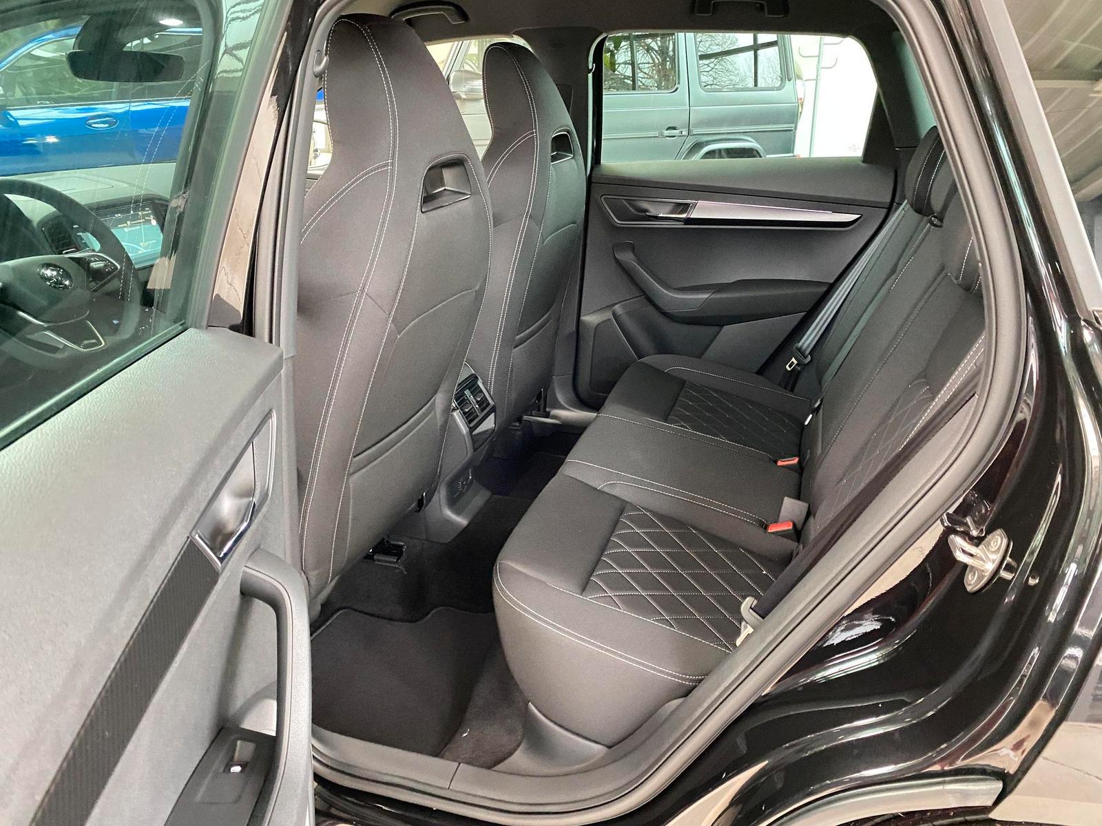 Skoda Karoq Sportline 1,5TSI DSG*AHK*NAVI*ACC*CARPLAY*