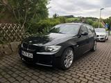 BMW 330i Touring -M Sport - BMW 330: Kombi, Schaltgetriebe