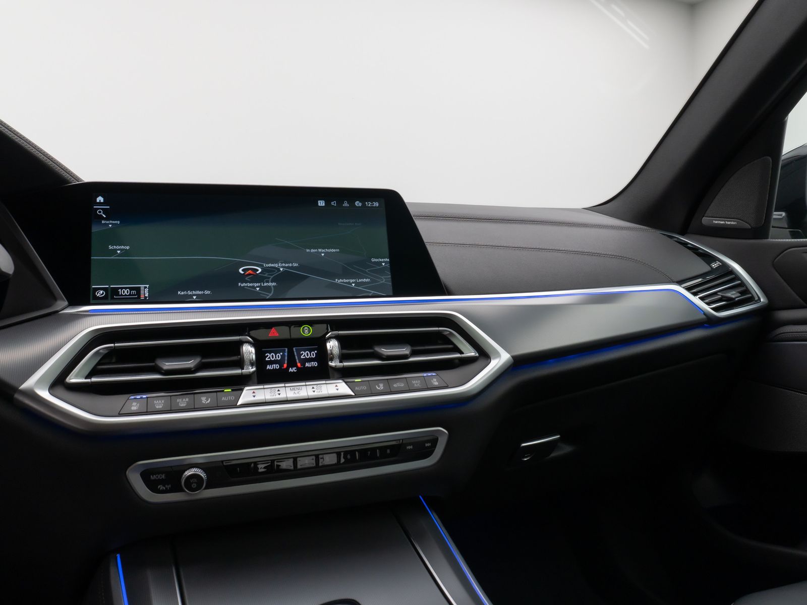 Fahrzeugabbildung BMW X5 xD30d M Sport Panorama Laser 360°HUD DAB H/K