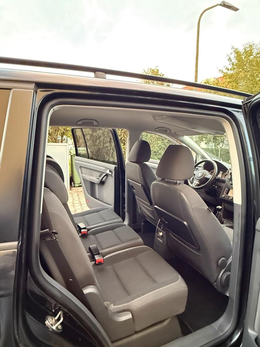 Volkswagen Touran 2011 — photo 10