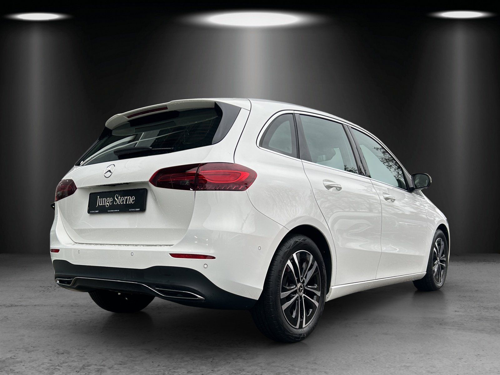 Fahrzeugabbildung Mercedes-Benz B 200 Progr Advanced DISTRO 360°AHK MBUX WinterP