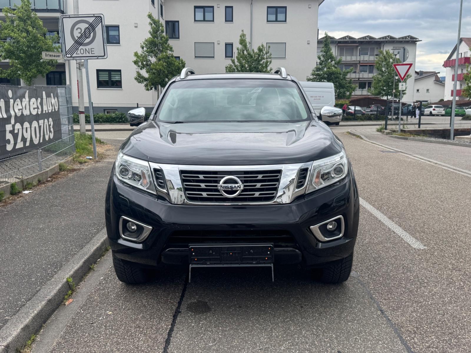 Nissan Navara NP300 Tekna Double Cab 4x4 TÜV NEU