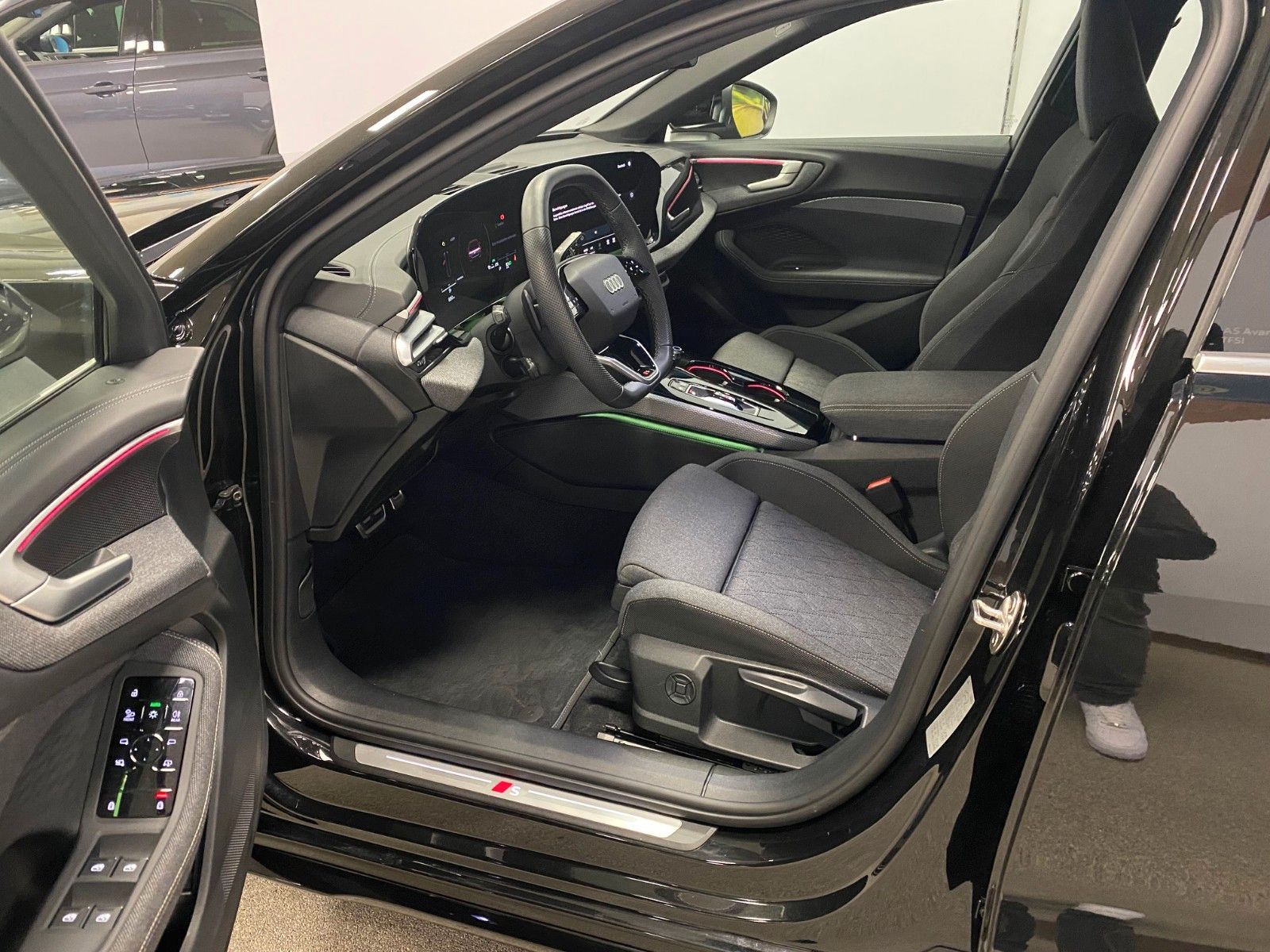 Fahrzeugabbildung Audi A5 B10 TFSI S tronic S-Line Avant+NAVI+19"+ACC+