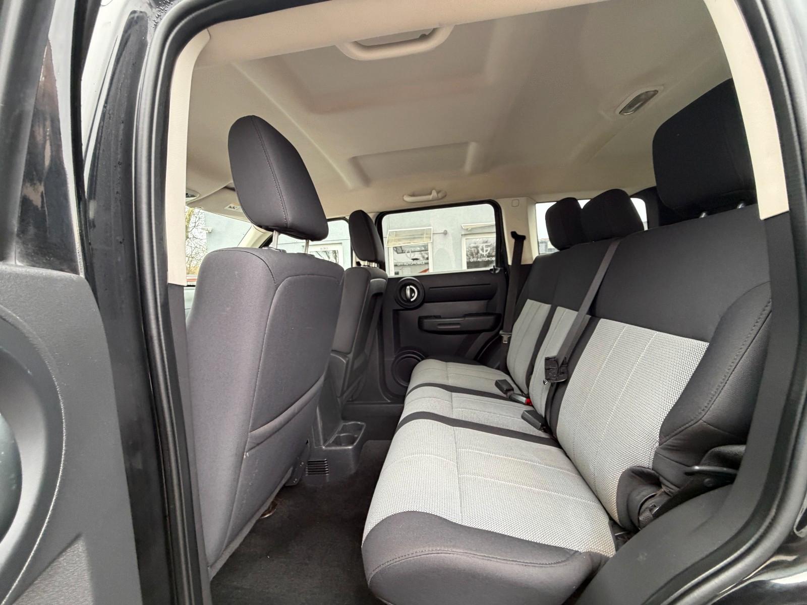 Dodge Nitro 2.8 177ch - Attelage - Pneus hiver - Barre de toit - Jantes aliage